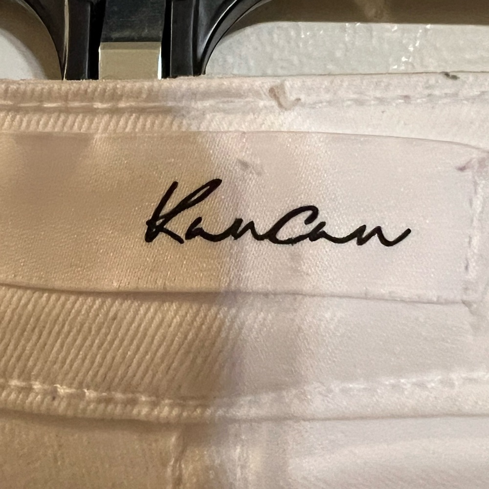 KanCan size 11 white pants